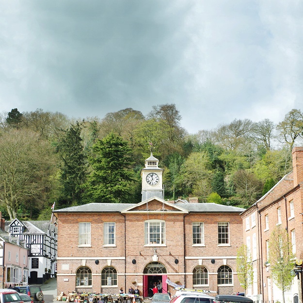 Free Fine Art and Antiques Valuations at Montgomery Town Hall